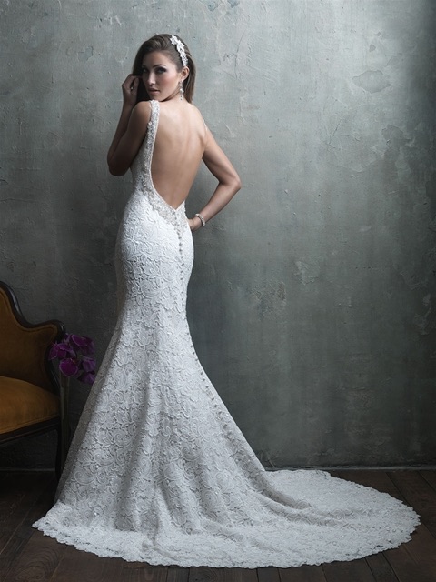 Open-back lace mermaid wedding dress